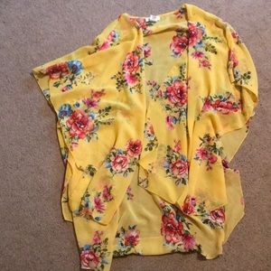 Short sleeve kimono style shirt